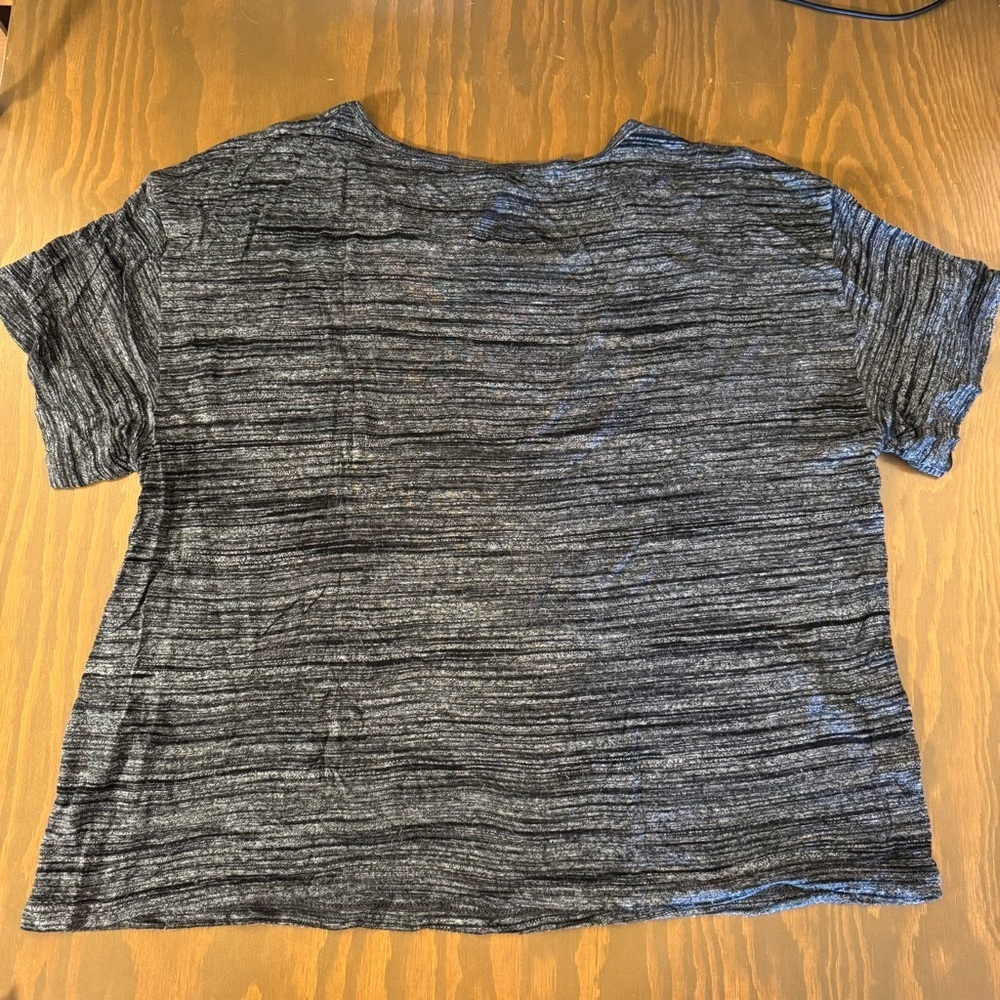 4/$20 H&M Darling Heart Gray Boxy T-Shirt Top - Picture 2 of 11